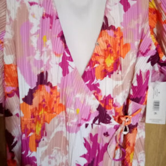 DESTINATION MATERNITY Wrap Dress NEW W/Tag - Picture 10 of 10